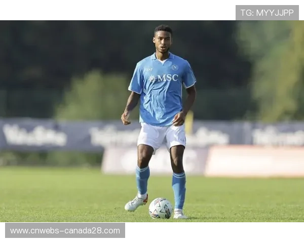 阿坎吉回应意甲最佳后卫称号：效力顶级球队或成关键